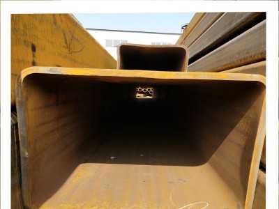 定尺大口徑無縫方管 Q235B工程建筑用熱軋方管量大價優(yōu)