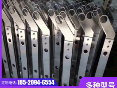 廠家定制304不銹鋼立柱 欄桿批發(fā) 工程玻璃陽臺樓梯扶手配件